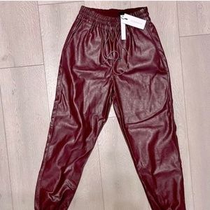 🚨 🆕 7 for all Mankind Vegan Leather Jogger in Wine 7FAM
